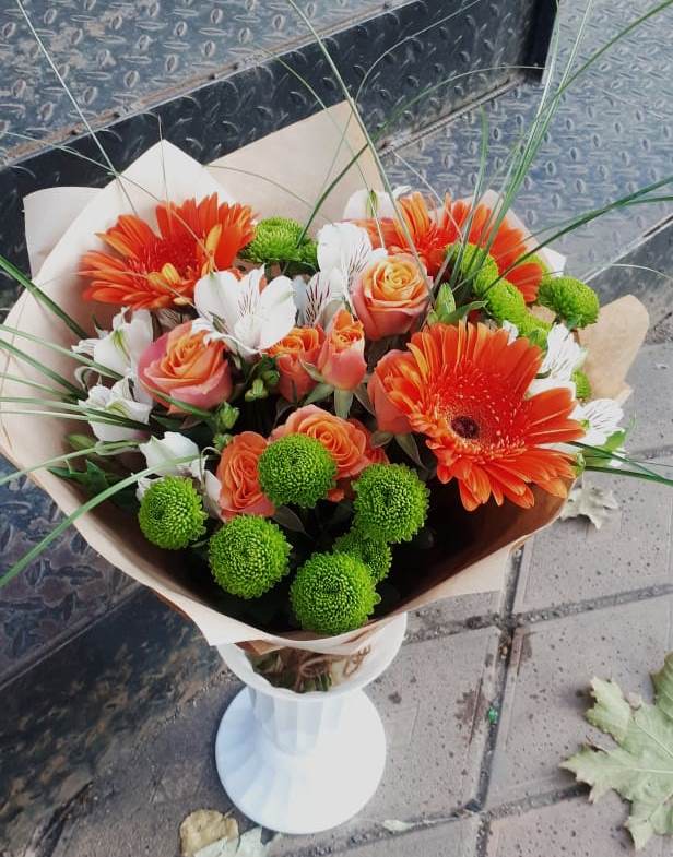 Букет цветов из: Герберы, Хризантемы, Альстромерии и Розы в Шентала
