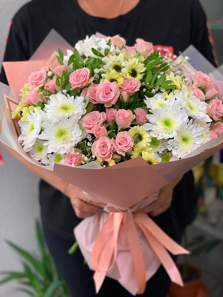 Букет цветов из: Розы и Хризантемы в Шентала