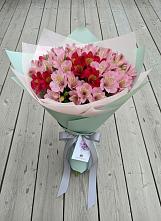 Букет цветов из:  Альстромерии в Шентала