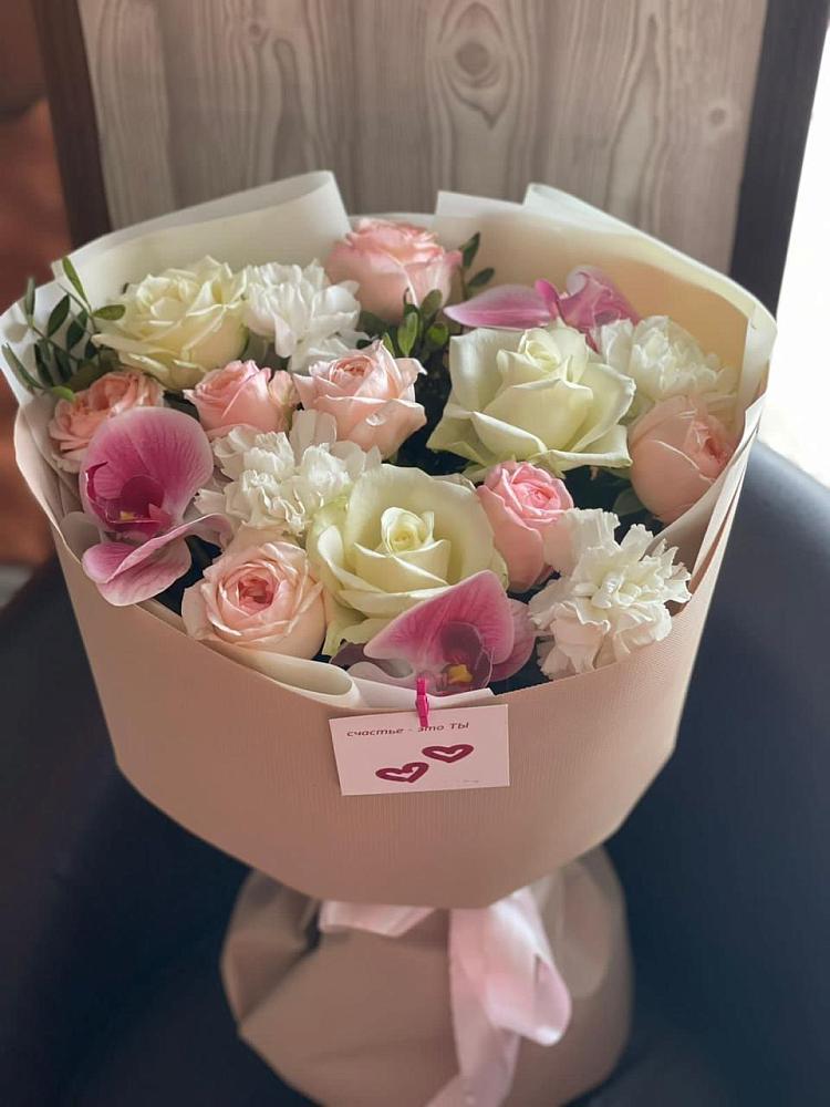 Букет цветов из: Орхидеи, Розы и Гвоздики в Шентала