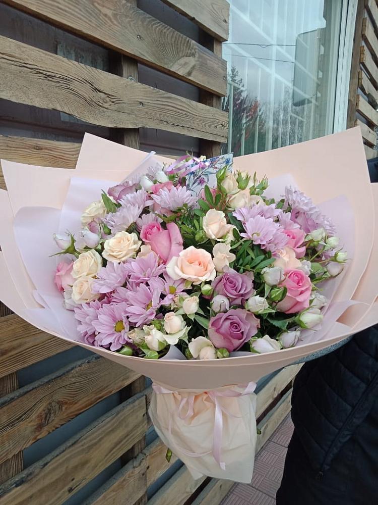 Букет цветов из: Розы и Хризантемы в Шентала