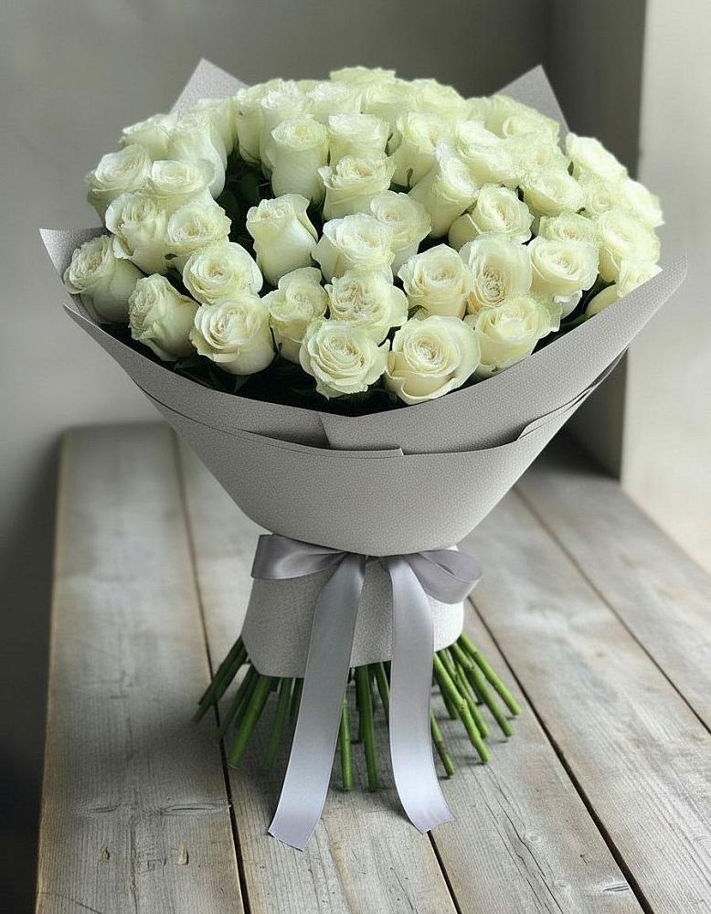 Букет 35 Белых роз в Шентала
