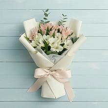 Букет цветов из:  Альстромерии в Шентала