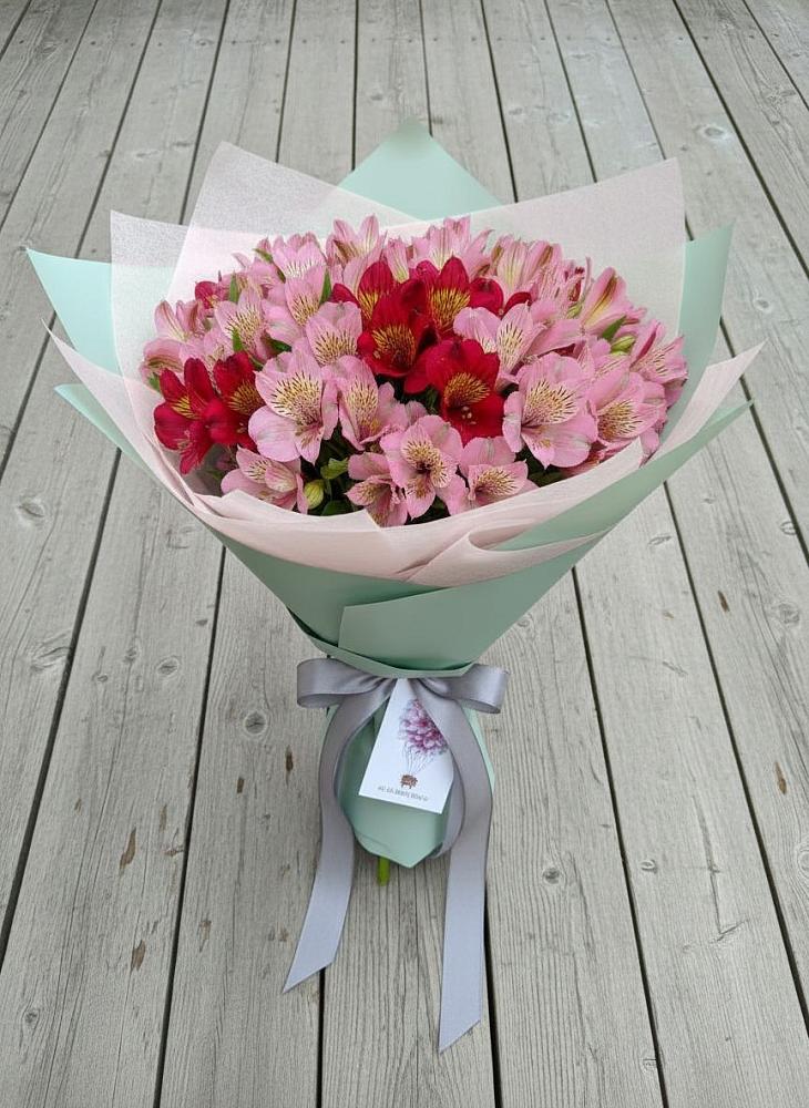 Букет цветов из: Альстромерии в Шентала
