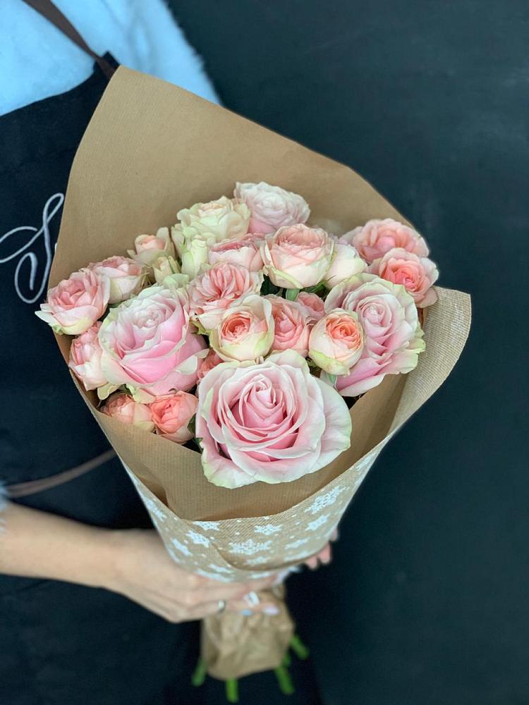 Букет цветов из: Хризантемы и Розы в Шентала