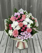 Букет цветов из:  Альстромерии, Гвоздики, Розы и Хризантемы в Шентала
