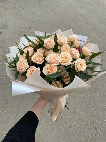 Букет Кремовые розы Латте в Шентала