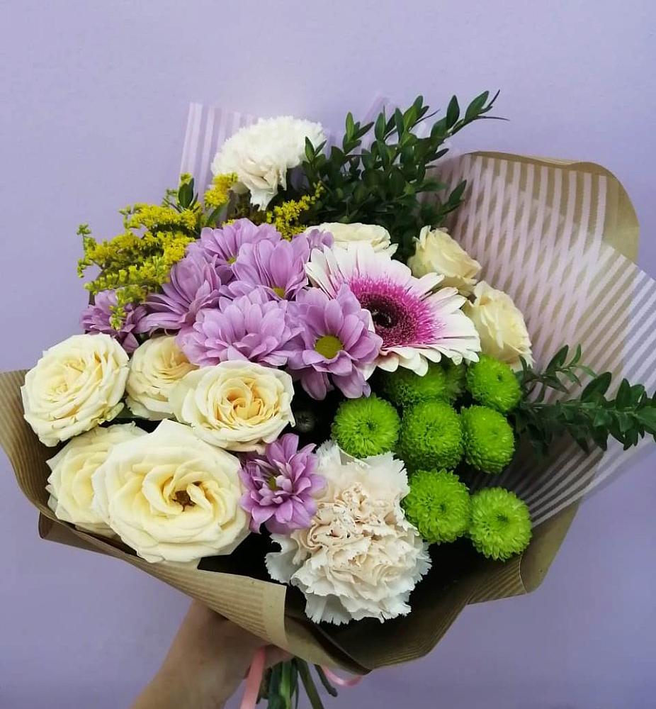 Букет цветов из: Хризантемы, Розы, Гвоздики и Герберы в Шентала