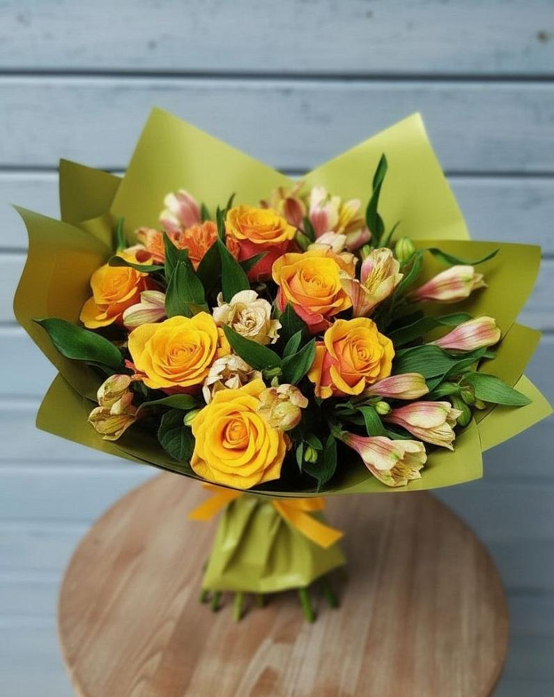Букет цветов из: Альстромерии и Розы в Шентала