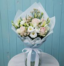 Букет цветов из:  Розы и Лизиантусы в Шентала